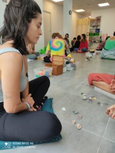 técnicas expresivas, arte en terapia, terapias artísticas online, ser terapeuta creativo, psicología artística, arte para el bienestar, formación en artes terapéuticas, terapia con expresión creativa, herramientas artísticas para terapia, intervención terapéutica con arte, creatividad en psicoterapia, especialización en artes terapéuticas, técnicas de expresión emocional, pintura terapéutica, danza y movimiento en terapia, arte y salud mental, formación en arteterapia, música en terapia emocional, terapia de movimiento y expresión, diplomado en artes expresivas, habilidades en técnicas creativas, desarrollo emocional con arte, teatro y expresión artística, esculturas en terapia, trabajo terapéutico con creatividad, grupo de artes terapéuticas, dinámicas creativas en terapia, cursos online de artes terapéuticas, especialización en arteterapia, prácticas en técnicas expresivas, exploración artística en psicoterapia.